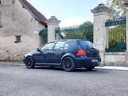 Volkswagen Golf 1.6 100