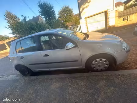 Volkswagen Golf 1.6 TDI 105