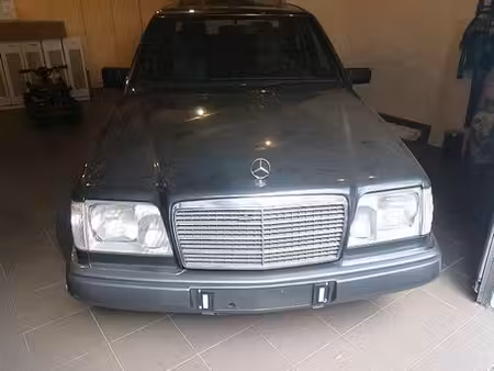Mercedes-Benz Classe E 300 D V6 3.0 136