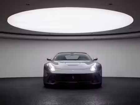 Ferrari F12 V12 6.3 740