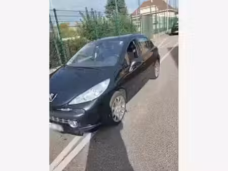Peugeot 207 1.6 VTi 120 Feline