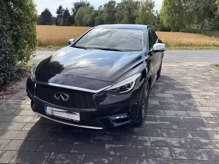 Infiniti Q30 1.6 122