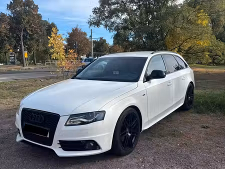 Audi A4 2.0 TDI 143 S line