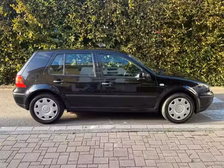 Volkswagen Golf 1.4 75 Base