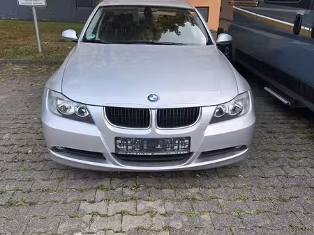 BMW Série 3 318i 2.0 143