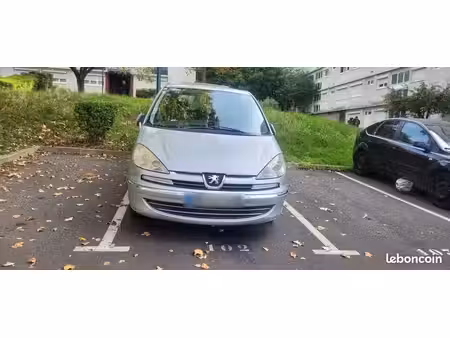 Peugeot 807 2.0 HDi 136