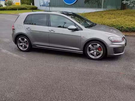 Volkswagen Golf GTI 2.0 TSI 220