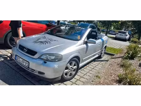 Opel Astra 2.2 147