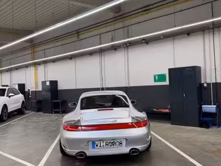 Porsche 911 Carrera 4S 3.6 320 4x4