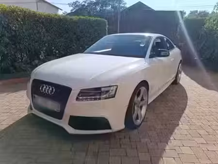 Audi A5 S5 V8 4.2 FSI 354 quattro