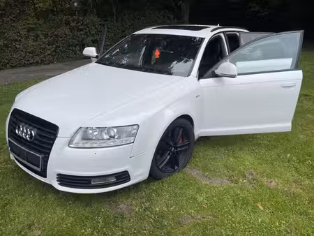 Audi A6 V6 3.0 quattro