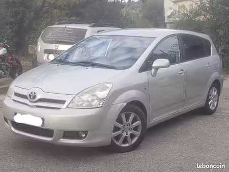 Toyota Corolla 2.2 136