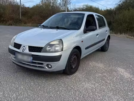 Renault Clio 75