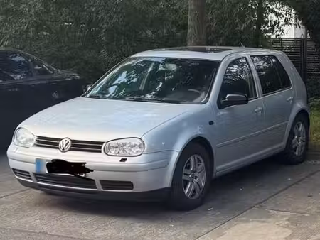 Volkswagen Golf 1.6 105