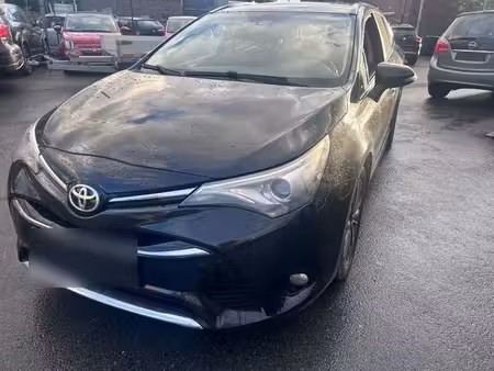 Toyota Avensis 2.0 143 S