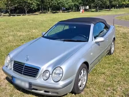 Mercedes-Benz CLK 320