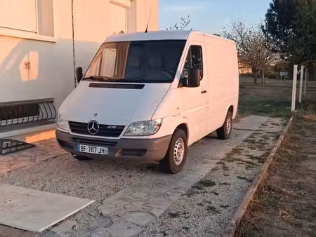 Mercedes-Benz Sprinter 208 2.2 82