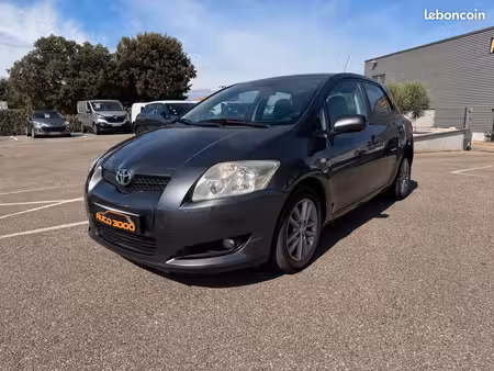 Toyota Auris 2.0 126