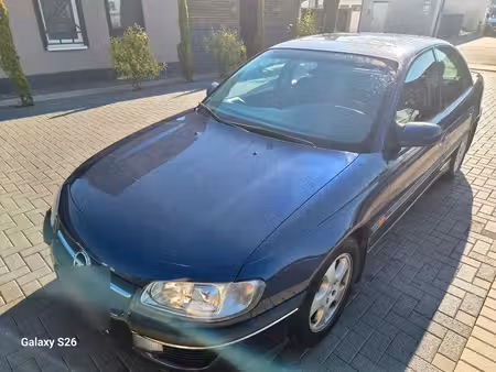 Opel Omega 2.0 136