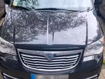 Lancia Voyager 2.8 163