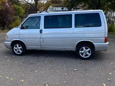 Volkswagen Transporter T4 2.5 TDI 102