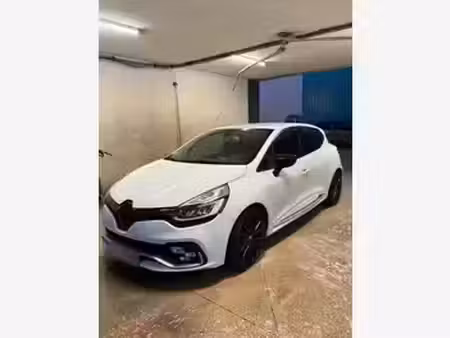 Renault Clio RS Trophy 1.6 T 220