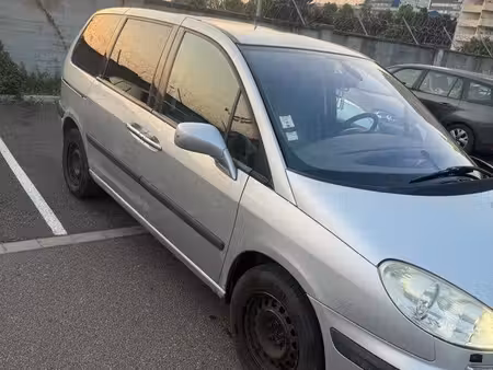 Peugeot 807 2.2 HDi 130