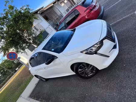 Peugeot 208 1.2 75