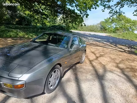 Porsche 944 S