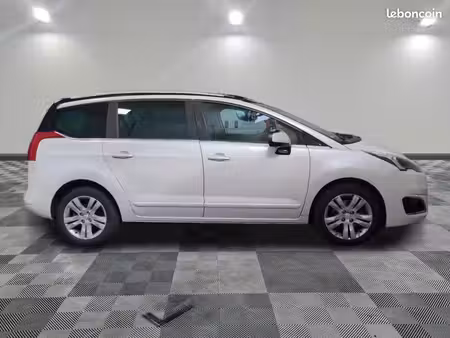 Peugeot 5008 1.2 130