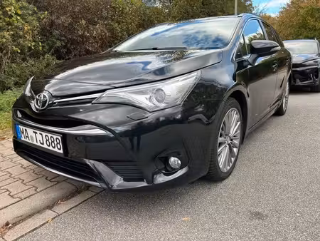 Toyota Avensis 2.0 143