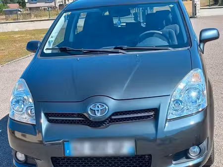 Toyota Corolla 2.2 136