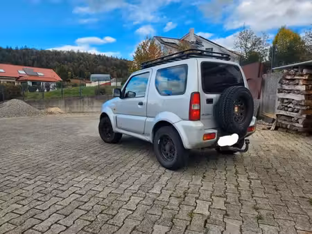 Suzuki Jimny 1.3 86