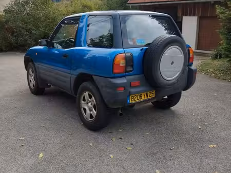 Toyota RAV4 2.0 128