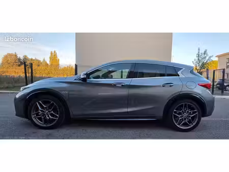 Infiniti Q30 2.1 170