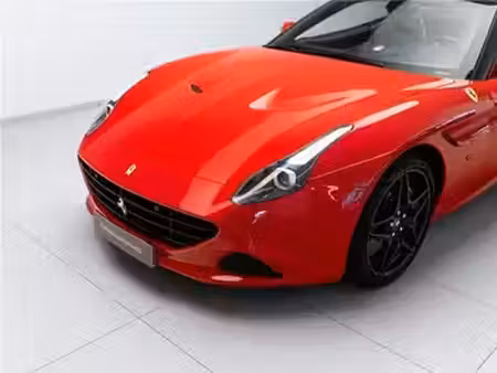 Ferrari California T V8 3.9 T 560