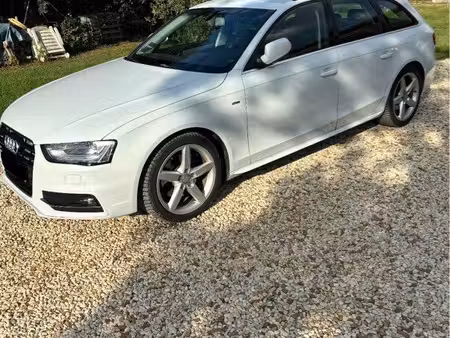 Audi A4 2.0 TDI 150 S line
