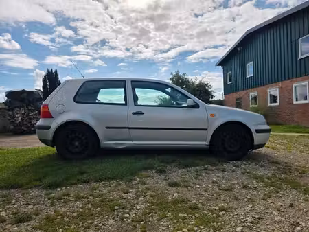 Volkswagen Golf 1.4 75