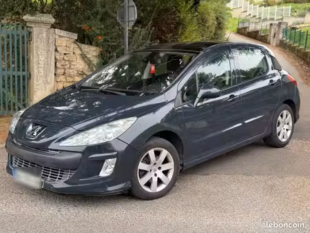 Peugeot 308 2.0 HDi 136