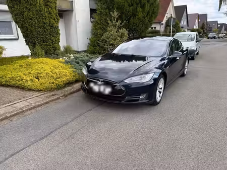 Tesla Model S 85 367