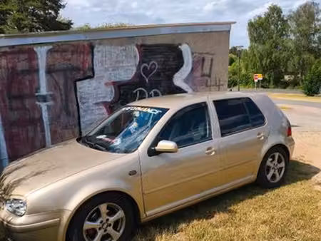 Volkswagen Golf 1.6 102