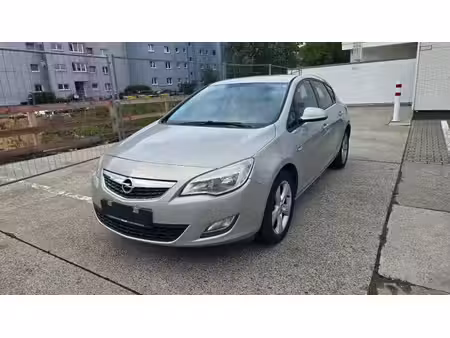 Opel Astra 1.6 115 Cosmo