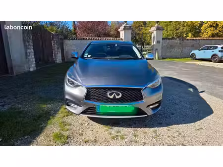 Infiniti Q30 1.5 109