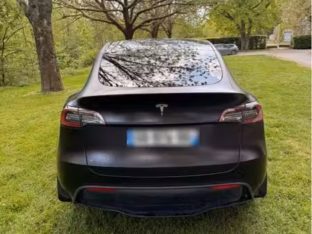 Tesla Model Y Grande Autonomie 275