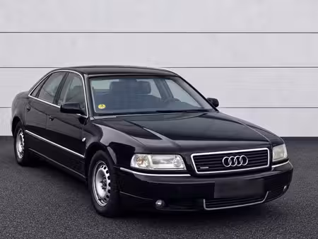 Audi A8 V8 3.3 TDI 225 quattro
