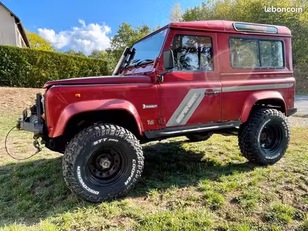 Land Rover Defender 2.0 TDI 122