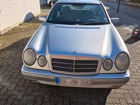 Mercedes-Benz Classe E 300 D V6 3.0 136