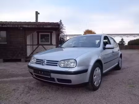 Volkswagen Golf 1.6 105