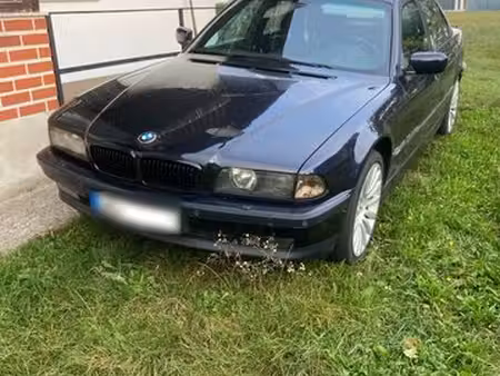 BMW Série 7 735i 3.5 236