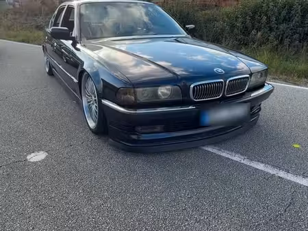 BMW Série 7 735i 3.5